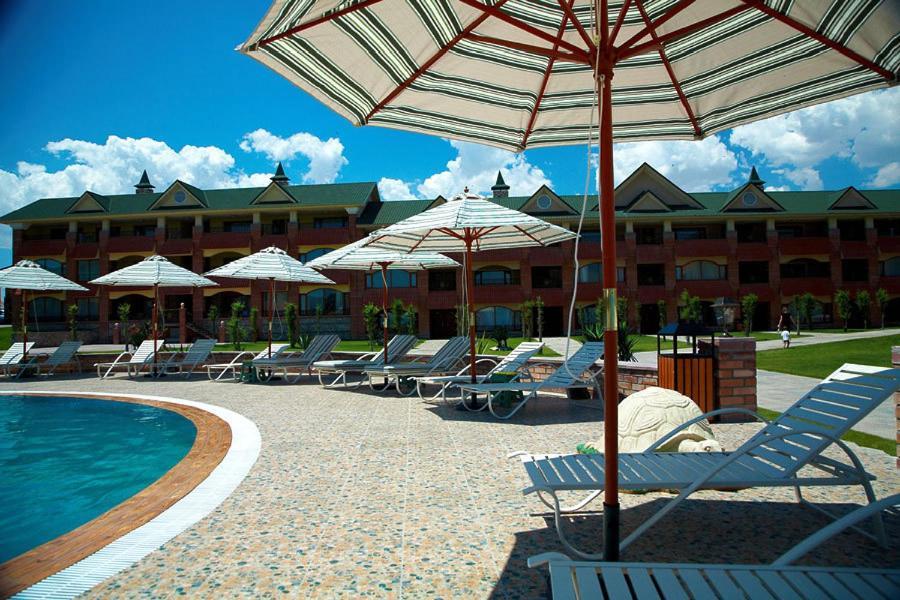 Morelux Boutique Hotel Kapchagay Ngoại thất bức ảnh