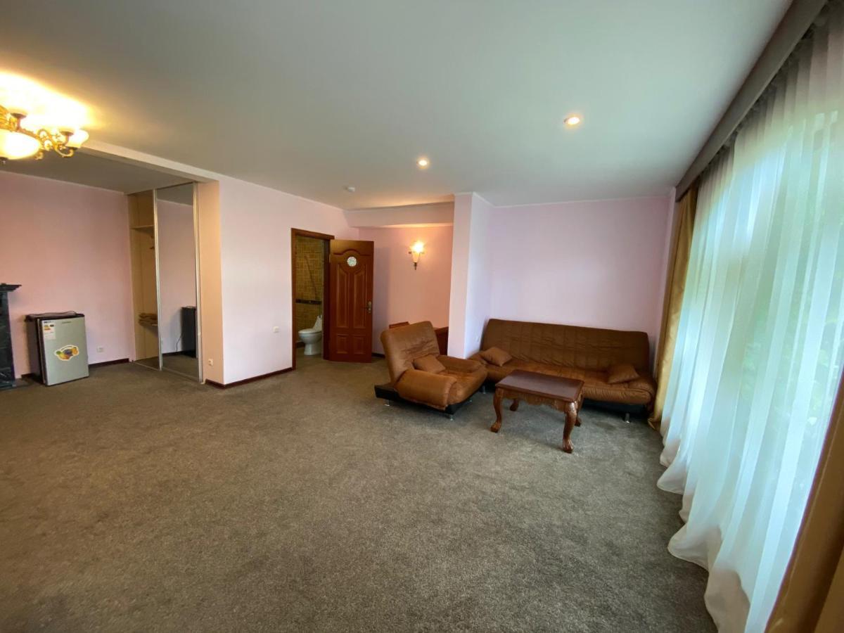 Morelux Boutique Hotel Kapchagay Ngoại thất bức ảnh