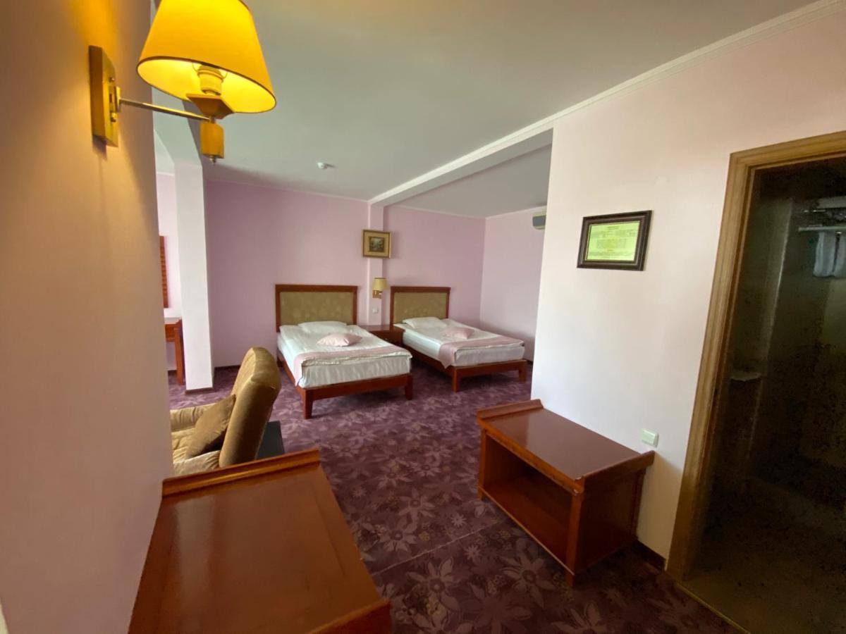 Morelux Boutique Hotel Kapchagay Ngoại thất bức ảnh