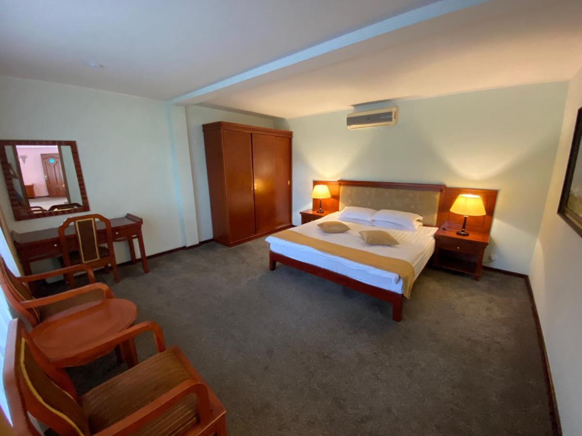 Morelux Boutique Hotel Kapchagay Ngoại thất bức ảnh