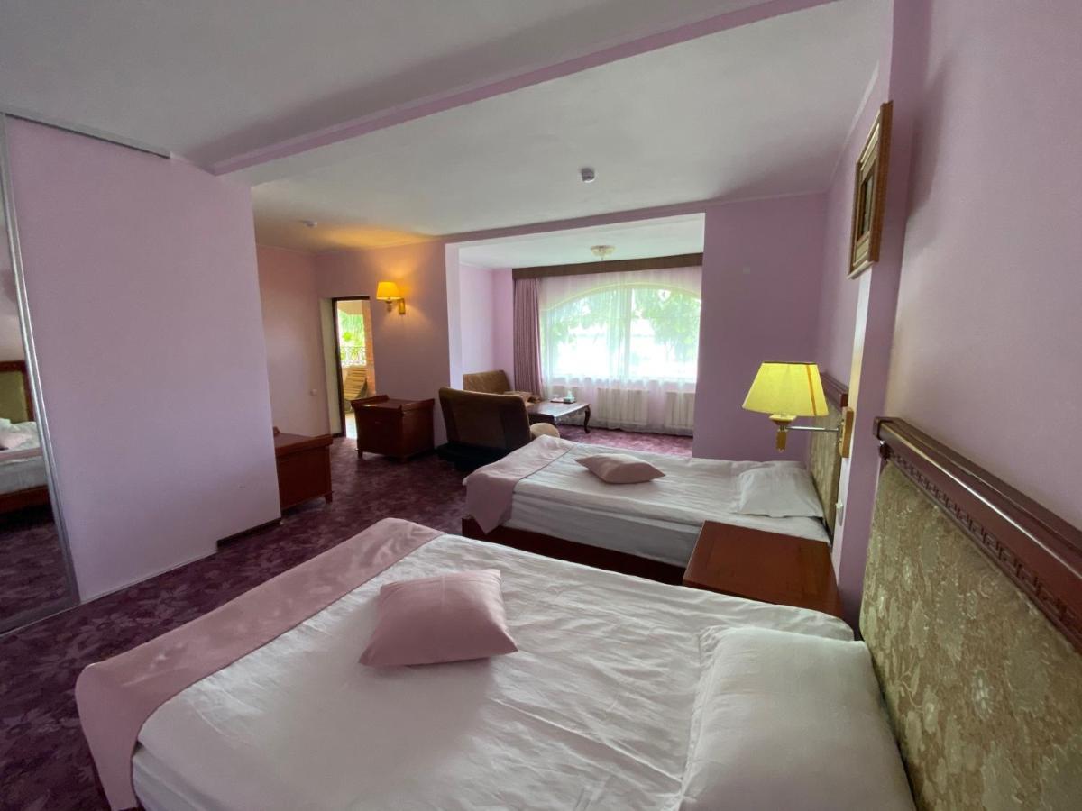 Morelux Boutique Hotel Kapchagay Ngoại thất bức ảnh