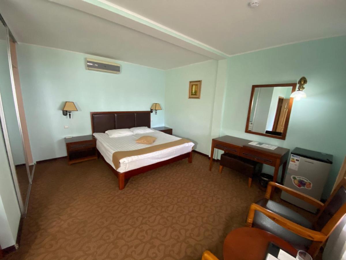 Morelux Boutique Hotel Kapchagay Ngoại thất bức ảnh