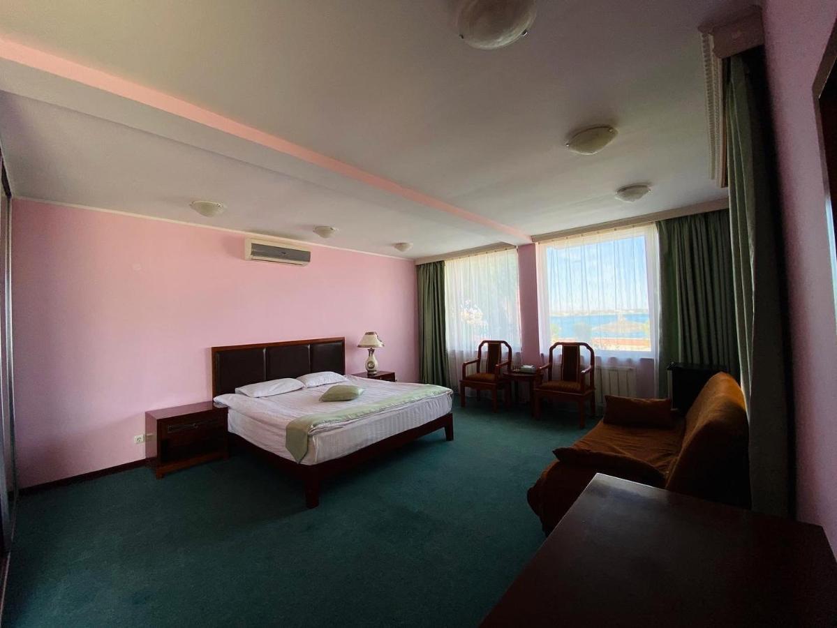 Morelux Boutique Hotel Kapchagay Ngoại thất bức ảnh