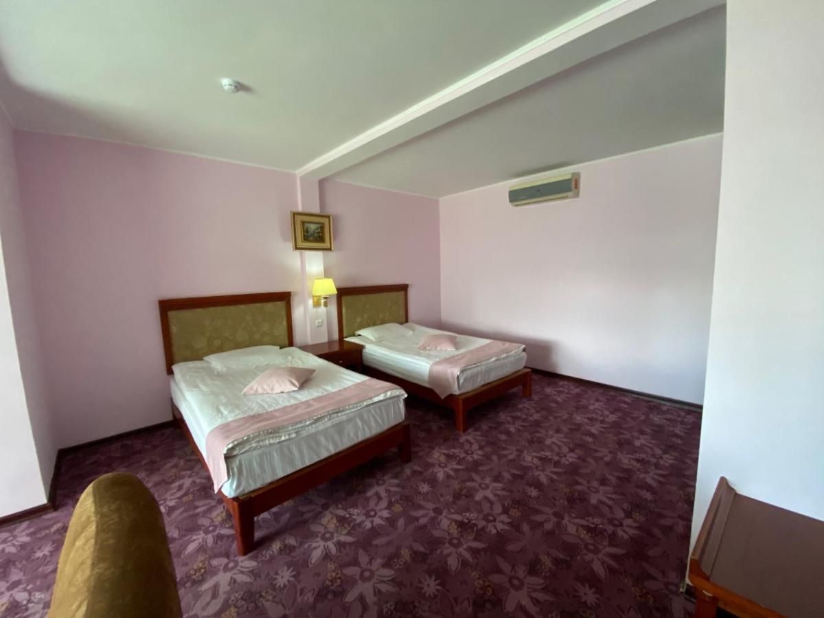 Morelux Boutique Hotel Kapchagay Ngoại thất bức ảnh