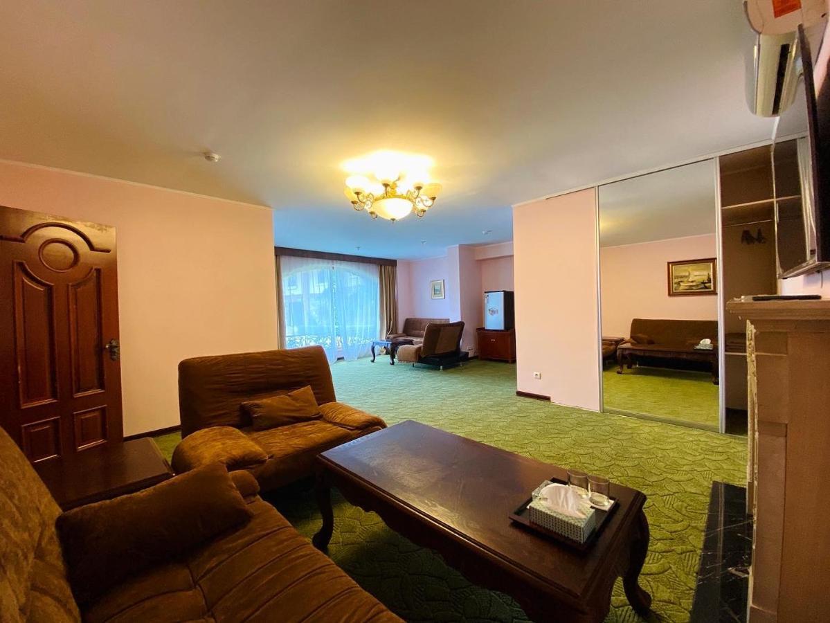Morelux Boutique Hotel Kapchagay Ngoại thất bức ảnh