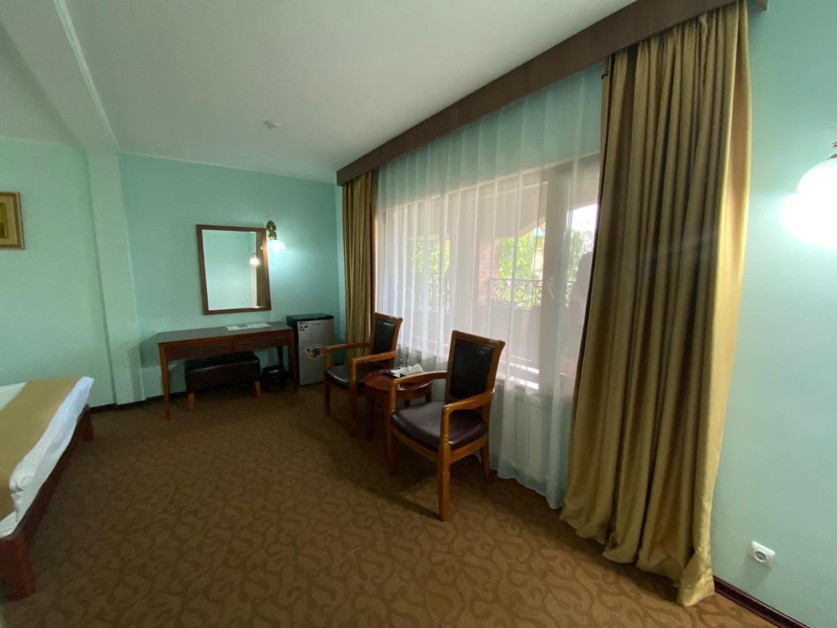 Morelux Boutique Hotel Kapchagay Ngoại thất bức ảnh