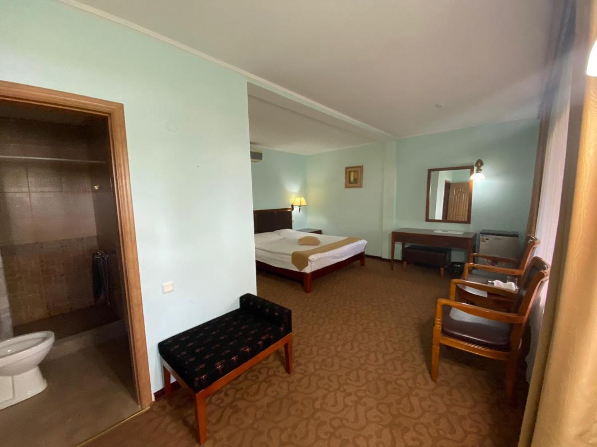 Morelux Boutique Hotel Kapchagay Ngoại thất bức ảnh