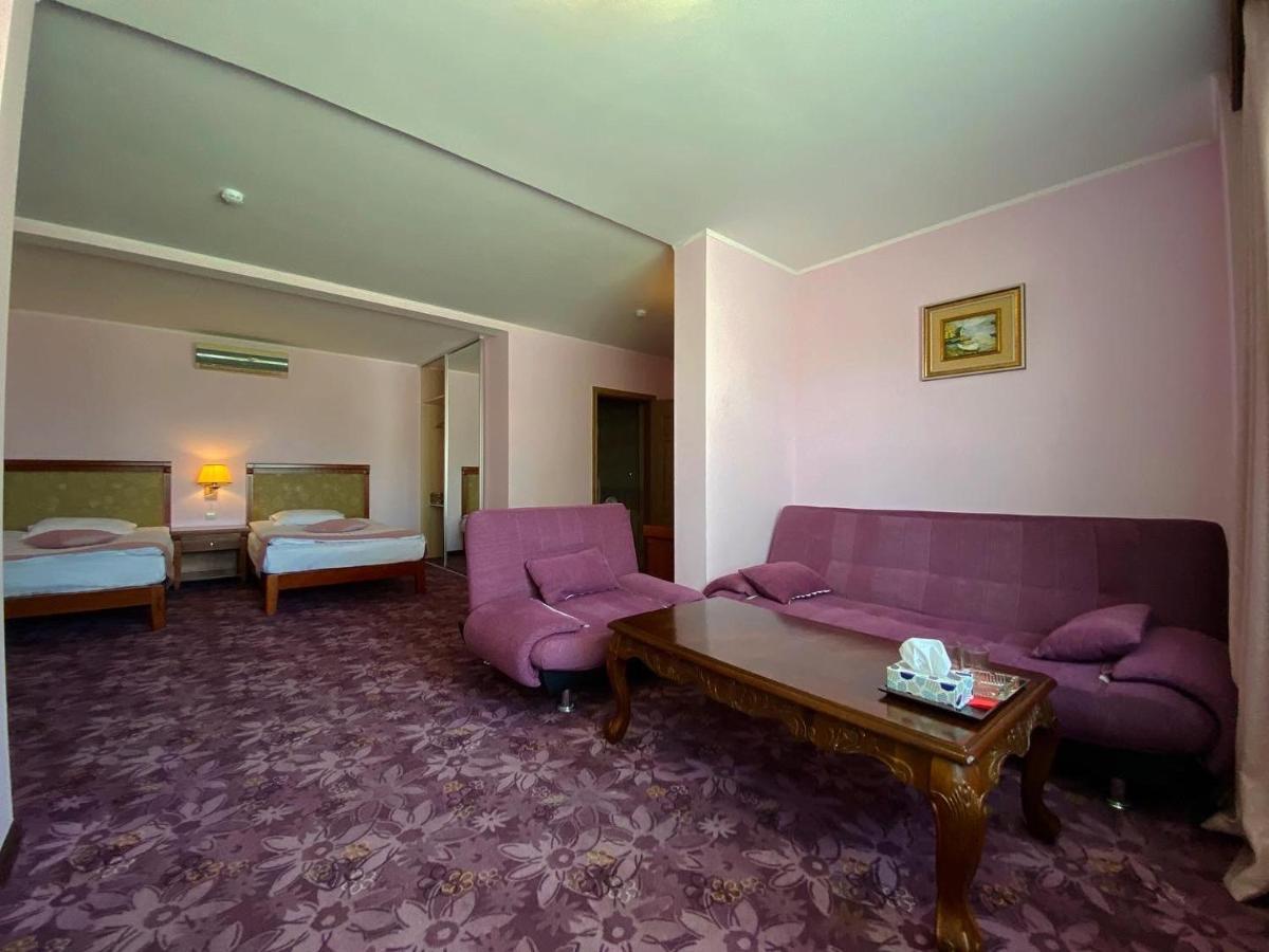 Morelux Boutique Hotel Kapchagay Ngoại thất bức ảnh